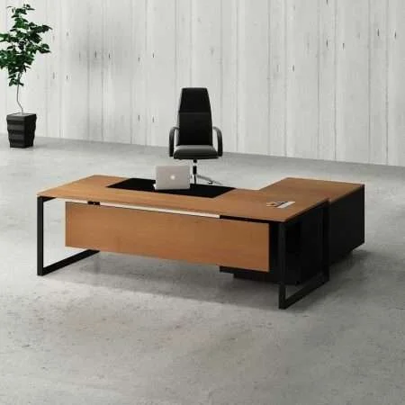 Latus Manager Desk