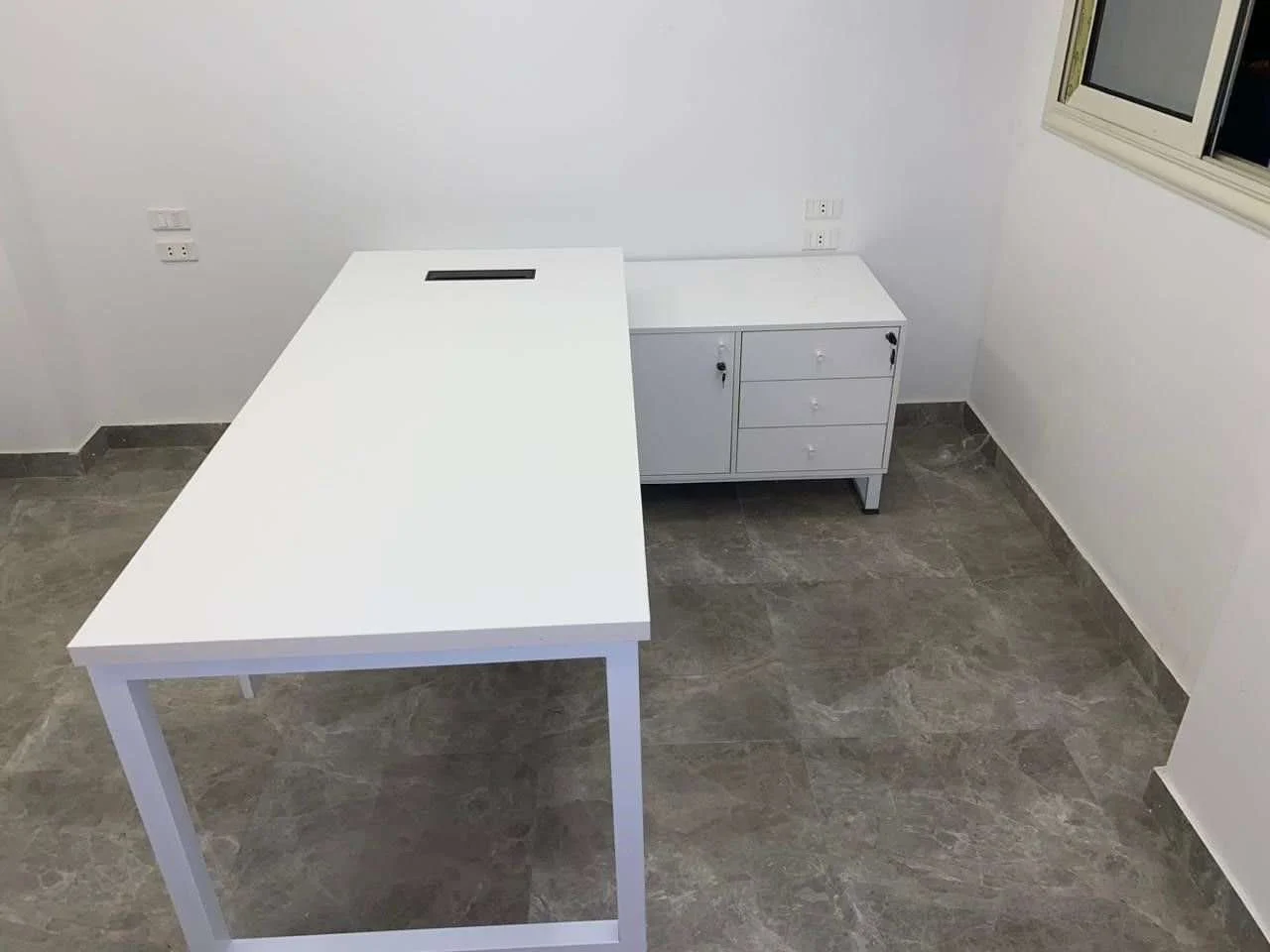 Latus Executive Manager Desk - Image 8