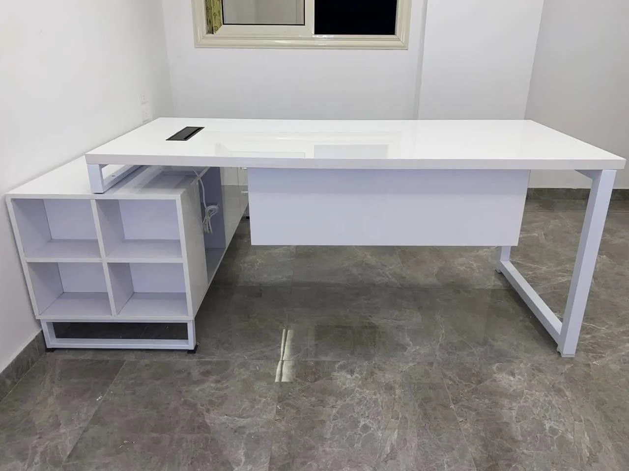 Latus Executive Manager Desk - Image 7